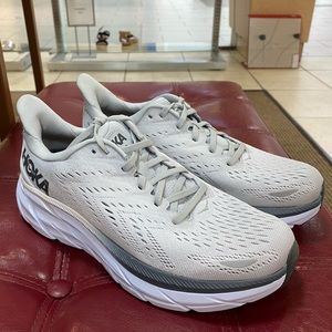 Men’s HOKA  Clifton 8 size 8 or Woman’s Size 9.5